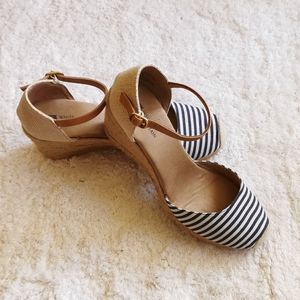 Mamba Wedges, Size 9, Heel 3", Navy White Stripes